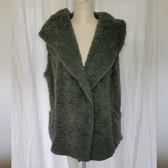 Te Verde Designed in NYC Women's Vest Hooded with Pockets Faux-Fur Sage … - Picture 5 of 12